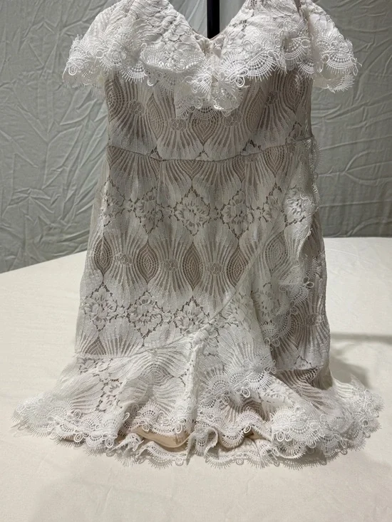 Selfie Leslie White Lace Slip Dress with Scalloped Trim - Picture 4 of 8